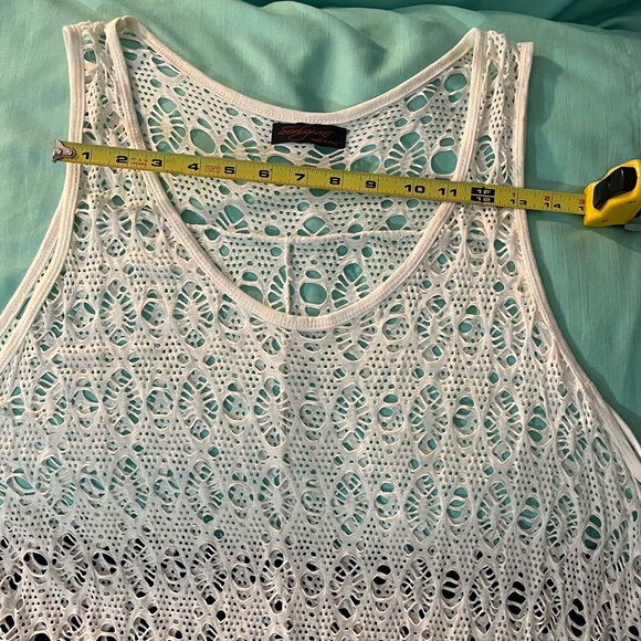 White Crochet Sleeveless Top by Seduzione - Picture 7 of 16
